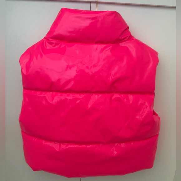 NWT Tractr Girls Cropped Neon Pink Puffer Vest Size M - Picture 2 of 4